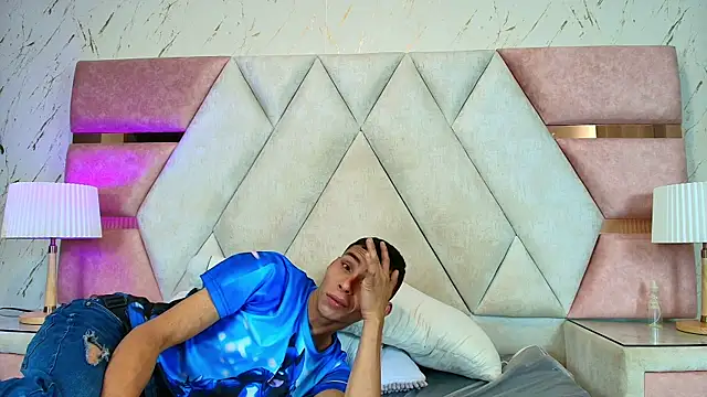 Zoelucas Live XXX-chat