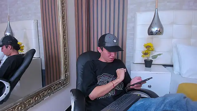 Chatroom XXX en direct de LeoRydeer