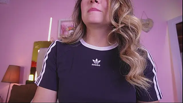 emmy_rのライブXXXチャット