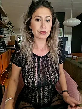 Czat XXX na żywo – CelynaRoss