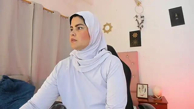 צ'אט XXX בשידור חי של AishaAmin_