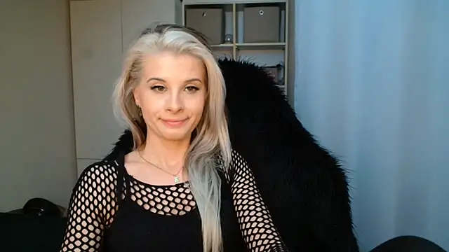 Chat +18 de KristineGlow ao vivo