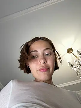 Tatar_Spring's Live XXX Chat
