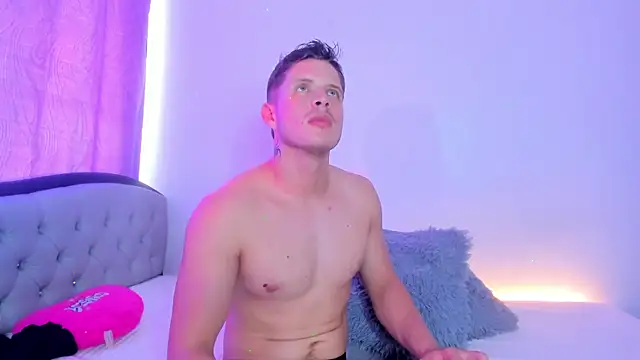 johnycooper08 live XXX chat