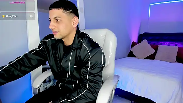 XXX chat uživo modela Alex_cute77
