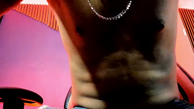 Boss_Domiinator's Live XXX Chat