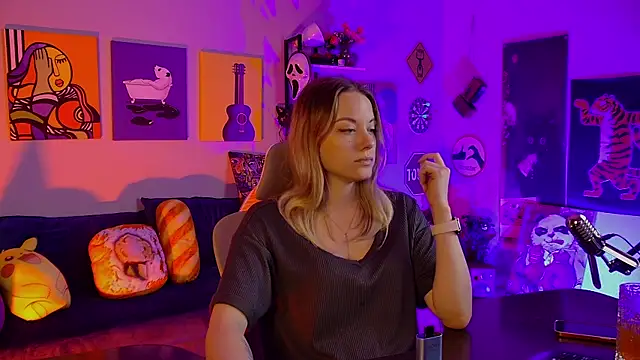 VireliaMoonfall's Live XXX Chat