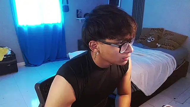 צ'אט XXX בשידור חי של Mr_yisuzz
