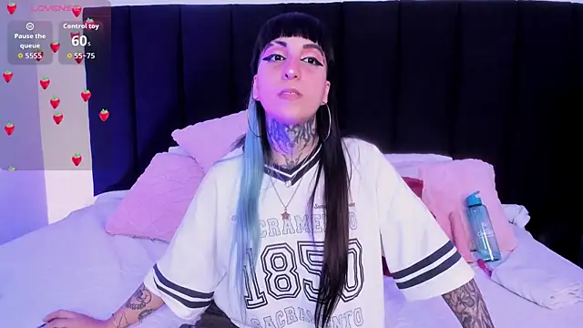 izzy_moon7 Adlı Modelin Canlı XXX Sohbeti