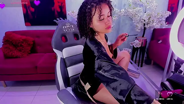 Baby_curly Chat XXX in diretta