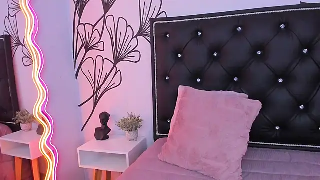Sweet_Ariadna_'s Live XXX Chat