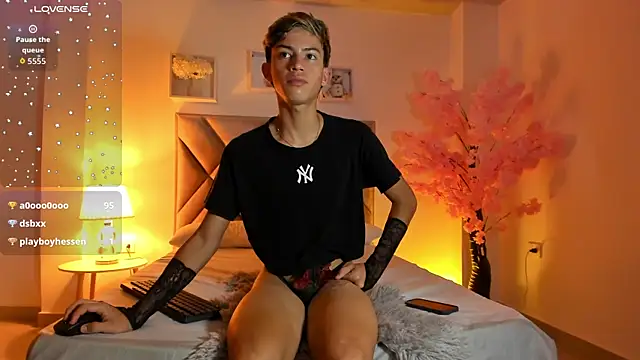 Baby_noahtt Adlı Modelin Canlı XXX Sohbeti