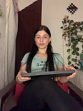 Estefani_32's Live XXX Chat