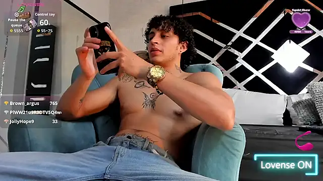Chat XXX ao vivo de JayTaylorr