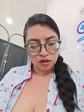 SOFI__10 Live XXX-chat