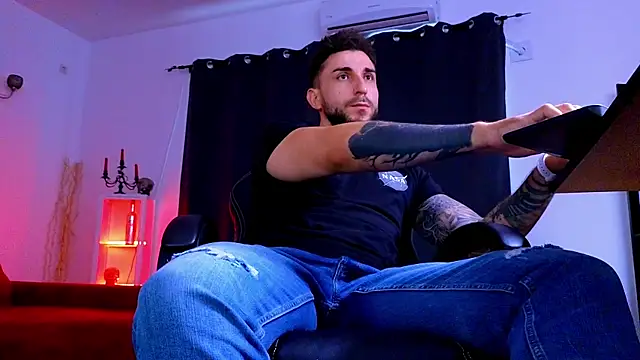 Chat XXX Live MightyAaron66