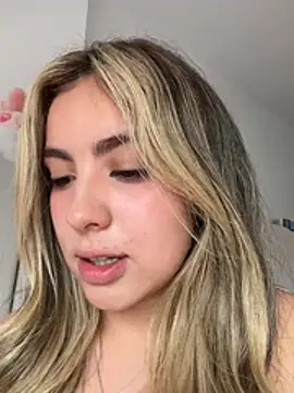 Cloee_Rainbow1's Live XXX Chat