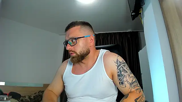 XXX chat uživo modela Findom_guy