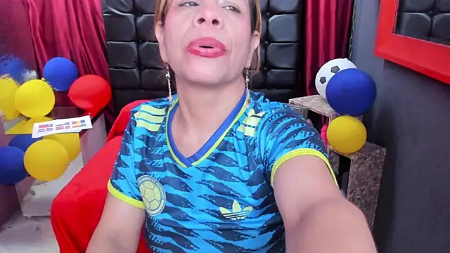 SofiaXDelRio Adlı Modelin Canlı XXX Sohbeti