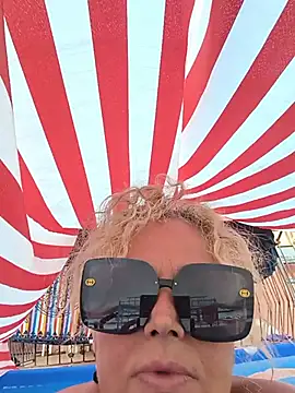 Chat +18 de Quinsexx ao vivo