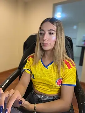 kloe__t18 라이브 XXX 채팅