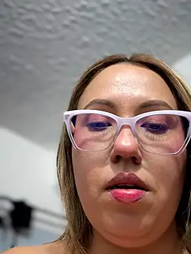 VIOLETA-25_'s Webcam Show