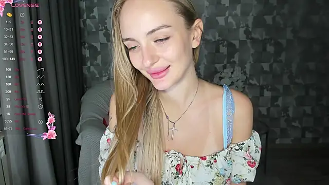 Chat +18 de A_delina ao vivo