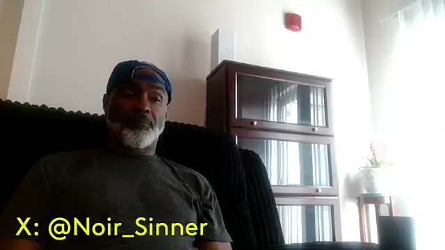 צ'אט XXX בשידור חי של sinnernoir