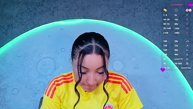 ReinaChloe's Live XXX Chat