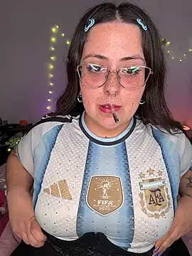 Mizztikaa élő XXX-chatje