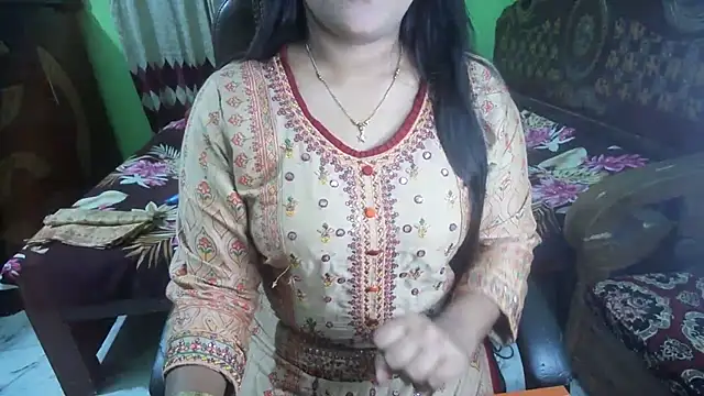 BengaliQueenStar's Live XXX Chat