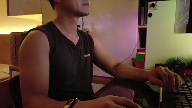 OnlyMan90's Live XXX Chat