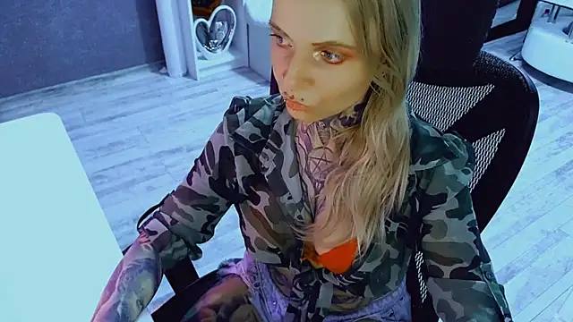 InesGold Chat XXX live