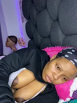 RainBougie's Live XXX Chat