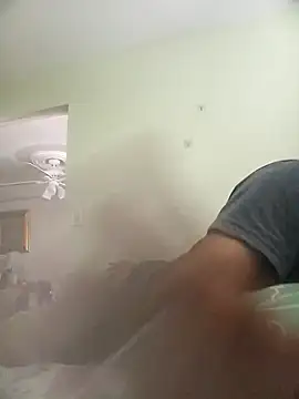 aL3JanDro93 Show in webcam