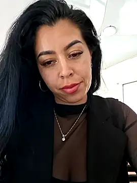 Luianna's Live XXX Chat