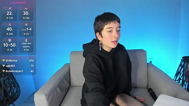 Chat +18 de Atheena__ ao vivo