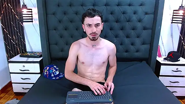 Lucas_Knight Live XXX-Chat