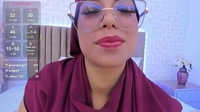 Chat +18 de naishaa_ ao vivo
