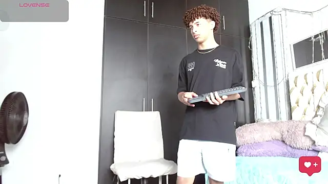 Chat XXX Live ian_smith_
