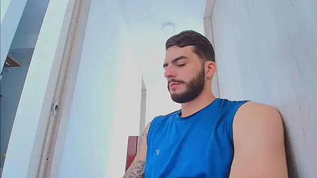 thomas_gun Live XXX-Chat