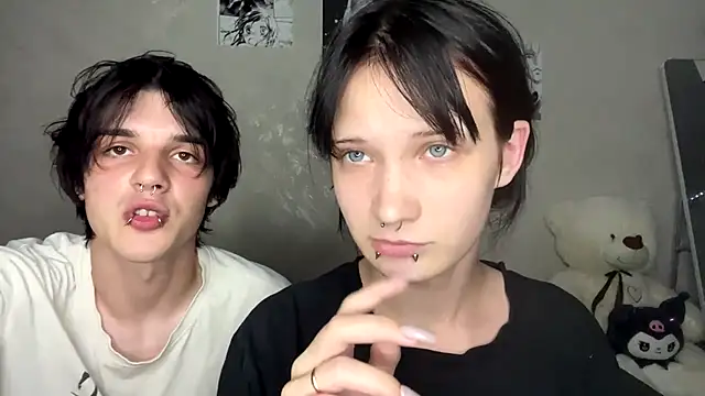 altycouple's Live XXX Chat