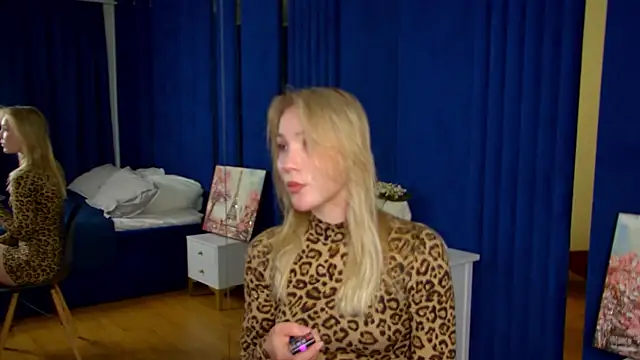 ElaraVoltage: απευθείας συνομιλία ΧΧΧ