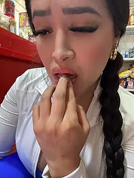 צ'אט XXX בשידור חי של Sara_fun