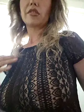 Chatroom XXX en direct de CelynaRoss
