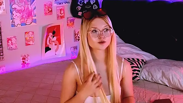 LunariaFox Chat XXX in diretta