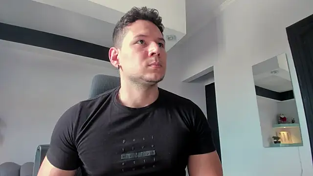 Izui_Pierce Live XXX-Chat