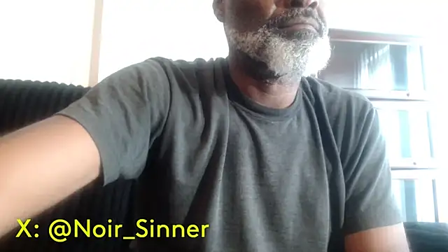 צ'אט XXX בשידור חי של sinnernoir