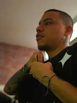 AlphaMasterXxx 现场XXX聊天