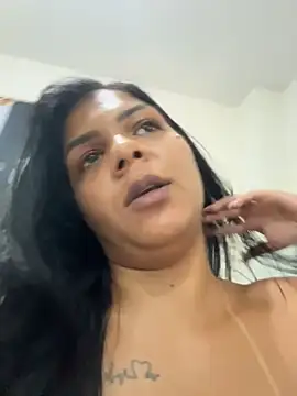 Indiazinhax Chat XXX live